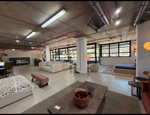 253M² RETAIL TO LET IN DE WATERKANT